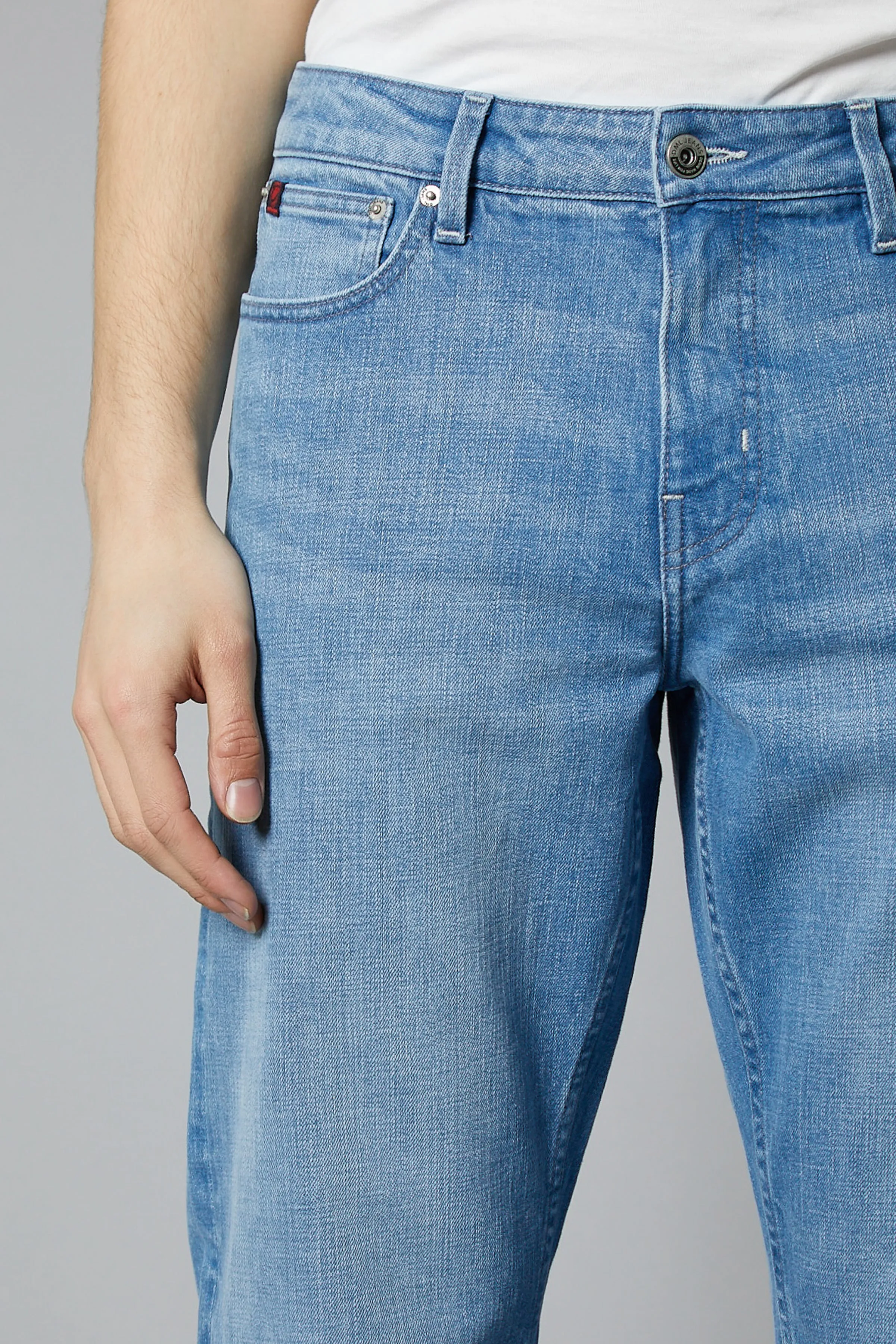 Montana Loose Fit Jeans In Light Blue