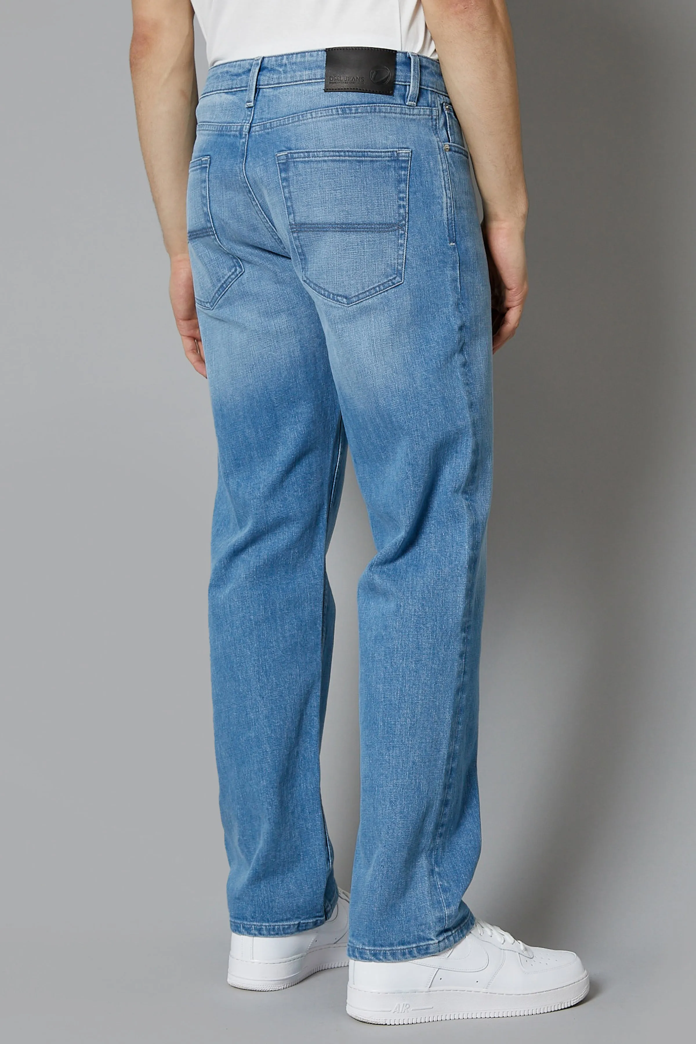 Montana Loose Fit Jeans In Light Blue
