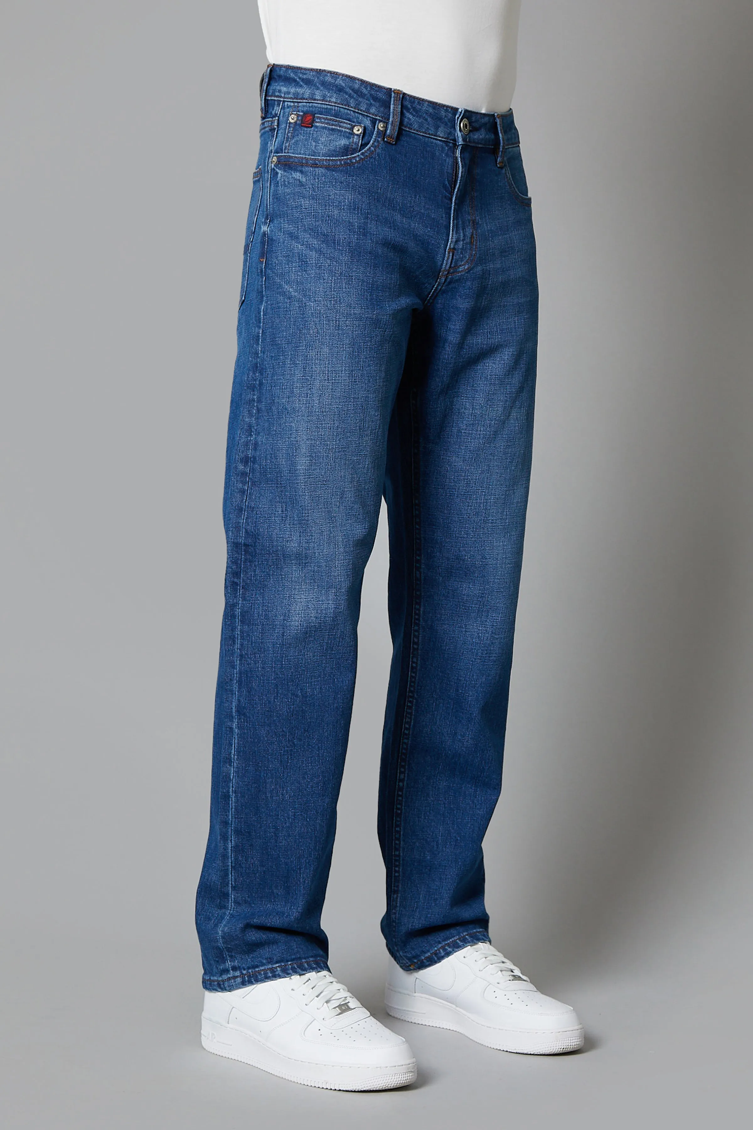 Montana Loose Fit Jeans In Mid Blue